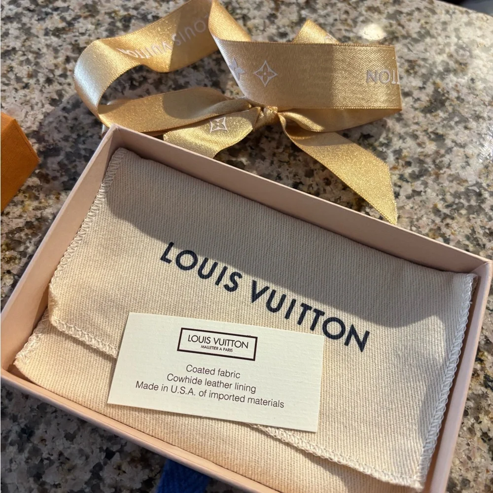 Louis Vuitton Damier Ebene Key Pouch with Gold Clasp - Picture 10 of 11